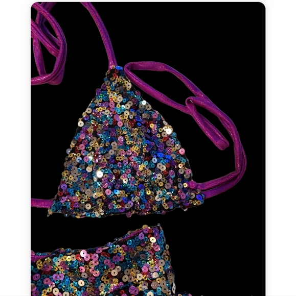 SUPER FUN SEQUIN BIKINI TOP W/MATCHING SEQUIN SKATER SKIRT. MetallicPINK/PURPLE - Picture 10 of 11